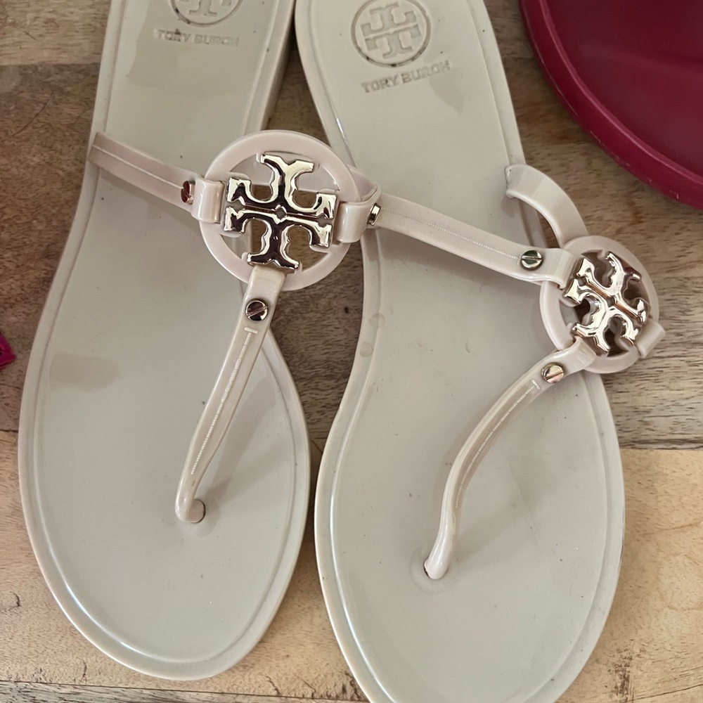 INSPIRED Tory Burch sandals